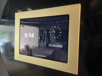  (Mr Dat's Villa). Интерфейс управления